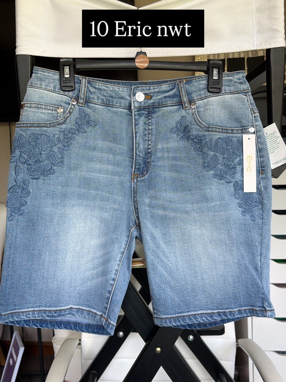 NWT Eric floral Bermuda shorts